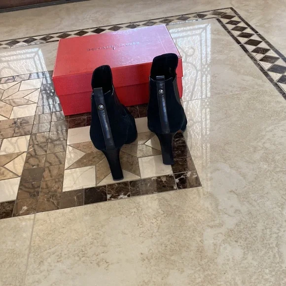 Excellent perfect condition. Smoke and pet free home. Gorgeous on. - Picture 5 of 7